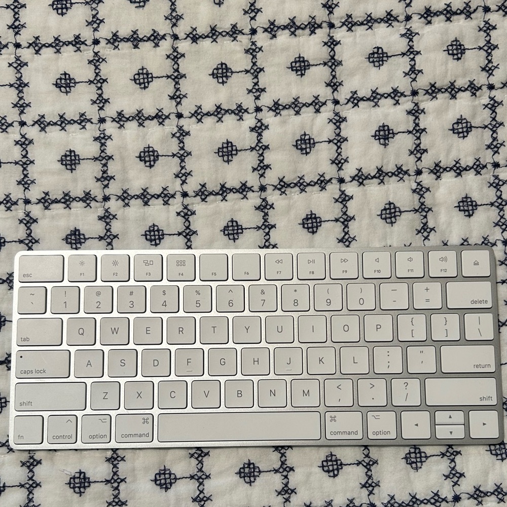 Apple Keyboard